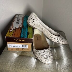 Zigi Soho Women's Cream Flats